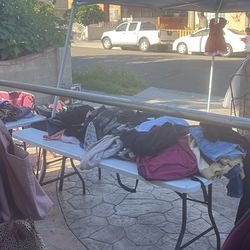 We Have A Huge Yard Sale Come N See 