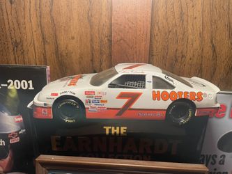 # 7 Hooters Car, Alan Kulwicki
