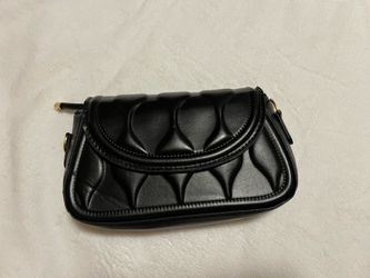 Small black purse new without tags