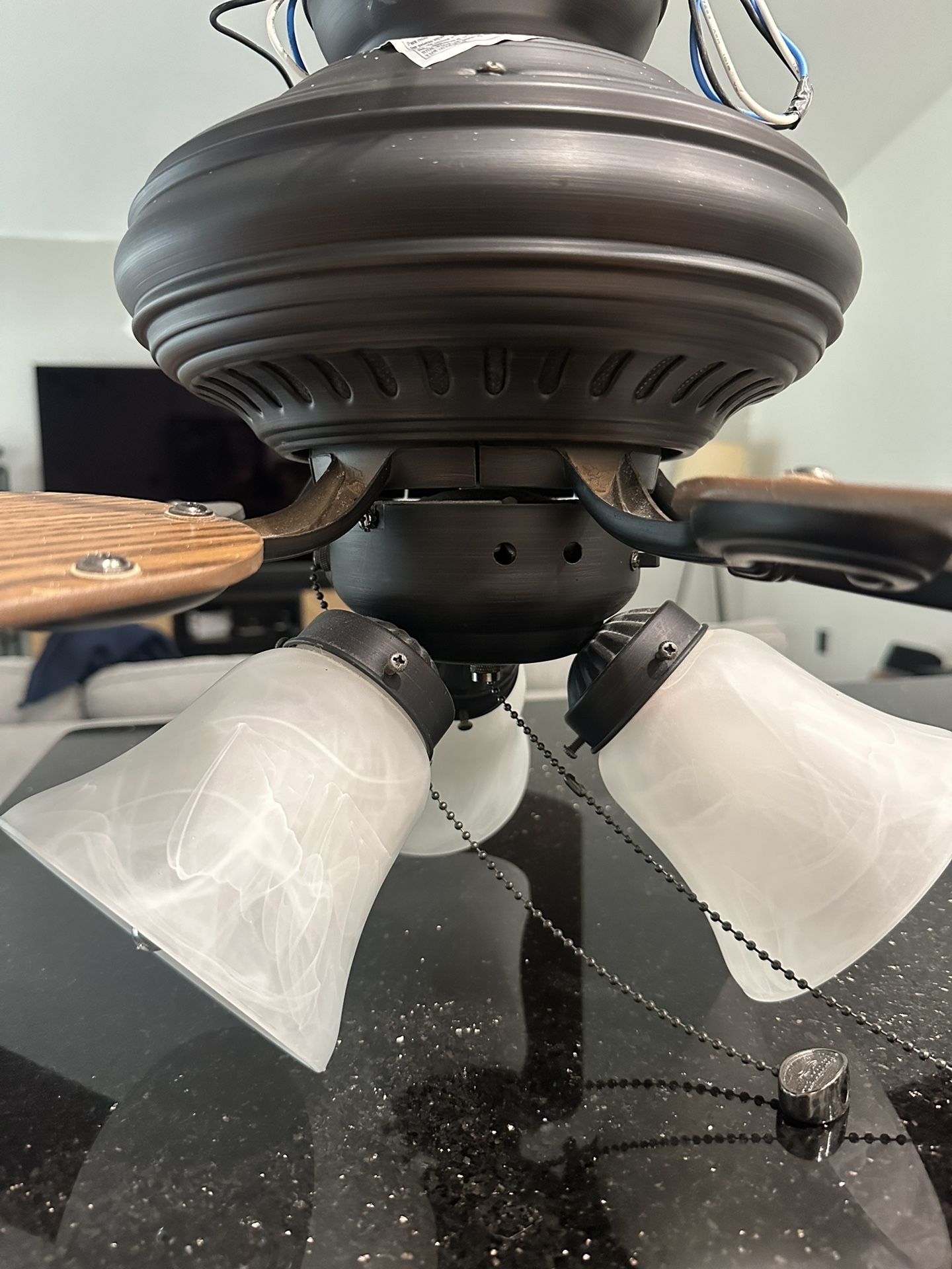 Harbor Breeze Bellevue 44-in Ceiling Fan with Light Kit (5-Blade)
