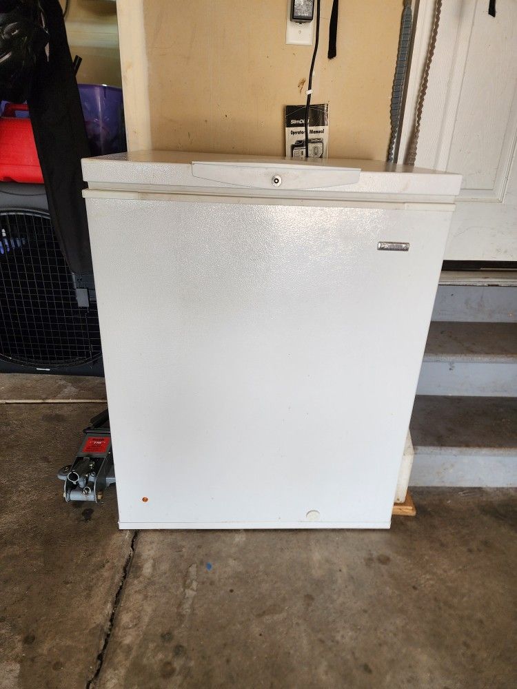 Chest Freezer 5-7 Cubic Feet