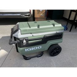 Brand New 70 Qt Igloo Premium Trailmate Cooler 