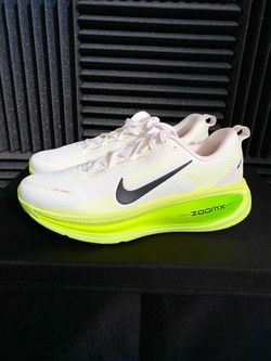New Men’s Nike Vomero 18 Electric Green
