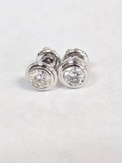 14kt White Gold Diamond Bezel Set Stud Earrings