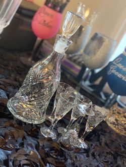 Crystal Decanter with 5 glasses