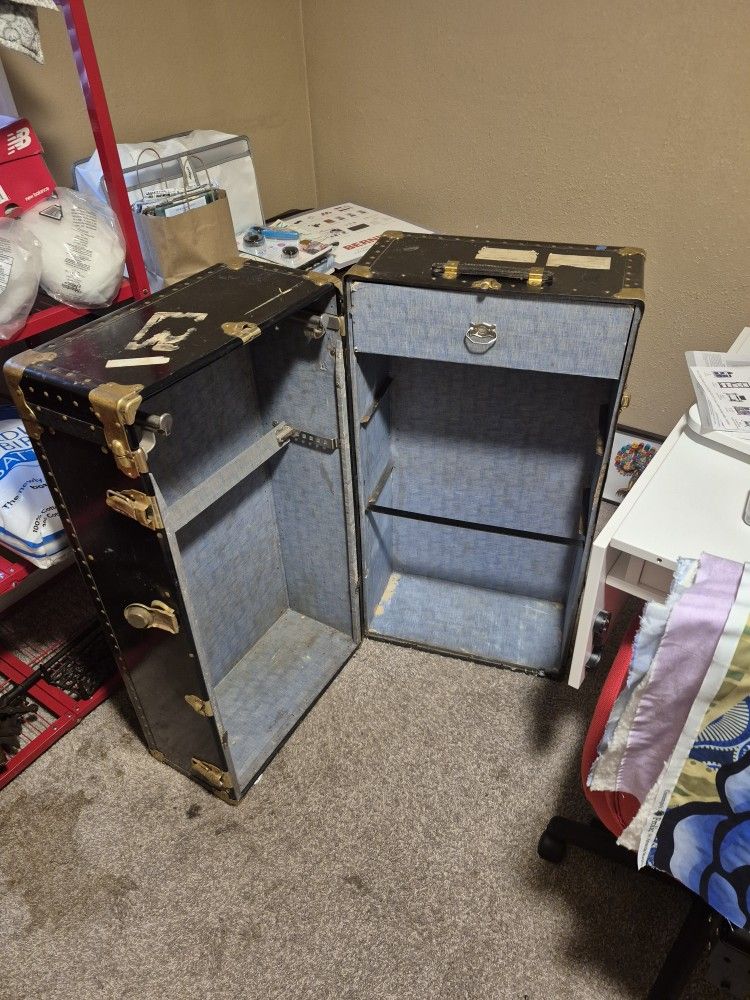Vintage STEAMER TRUNK
