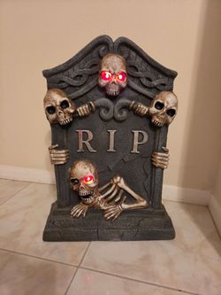 Halloween RIP Tombstone Decoration with Light-Up Eyes