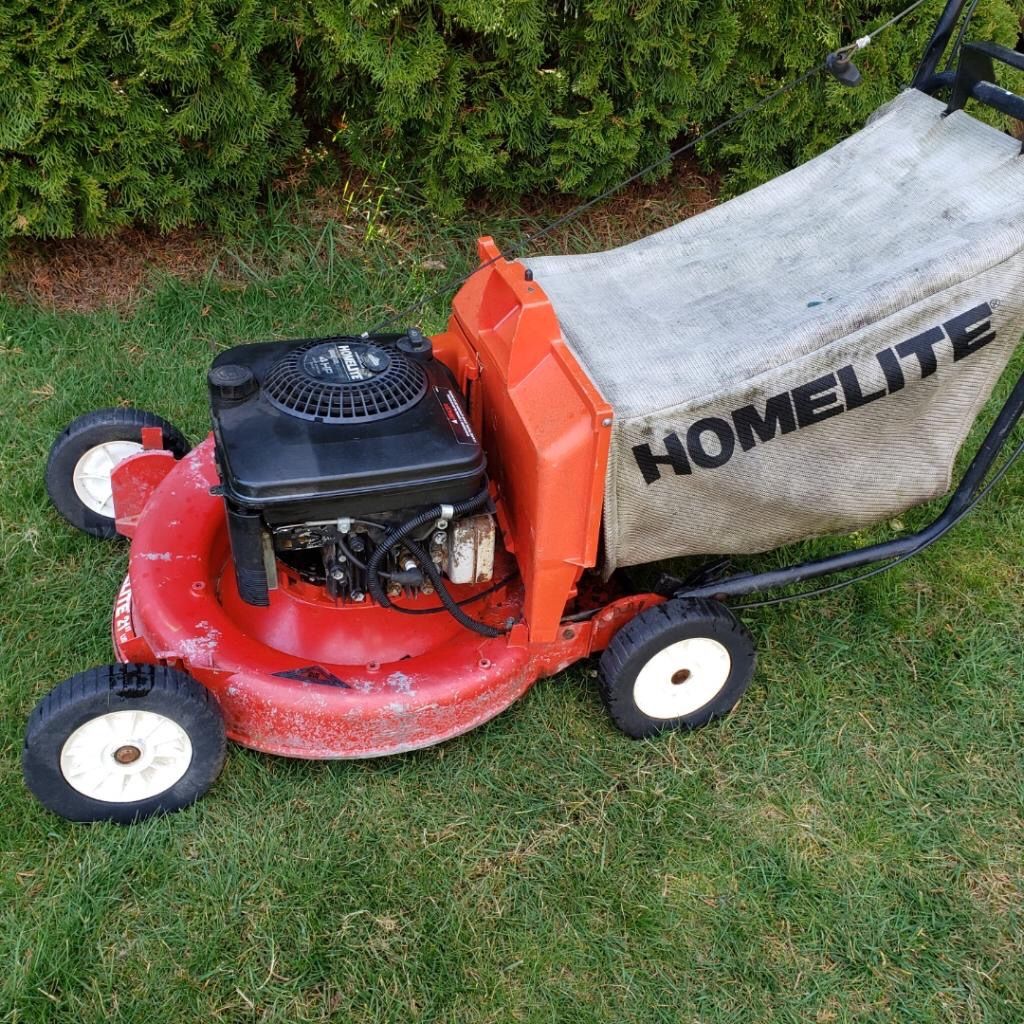 Homelite Push Lawnmower for Sale in Renton, WA OfferUp