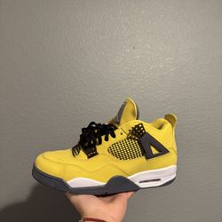 Jordan 4 Lightnings 
