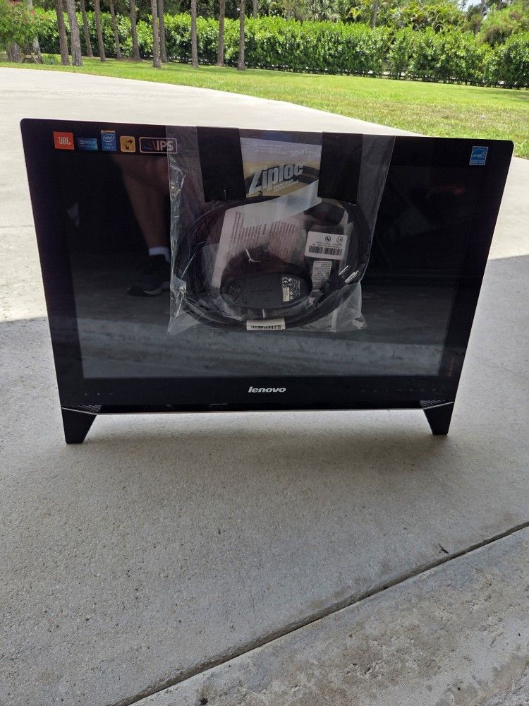 Lenovo Desk Top Computer
