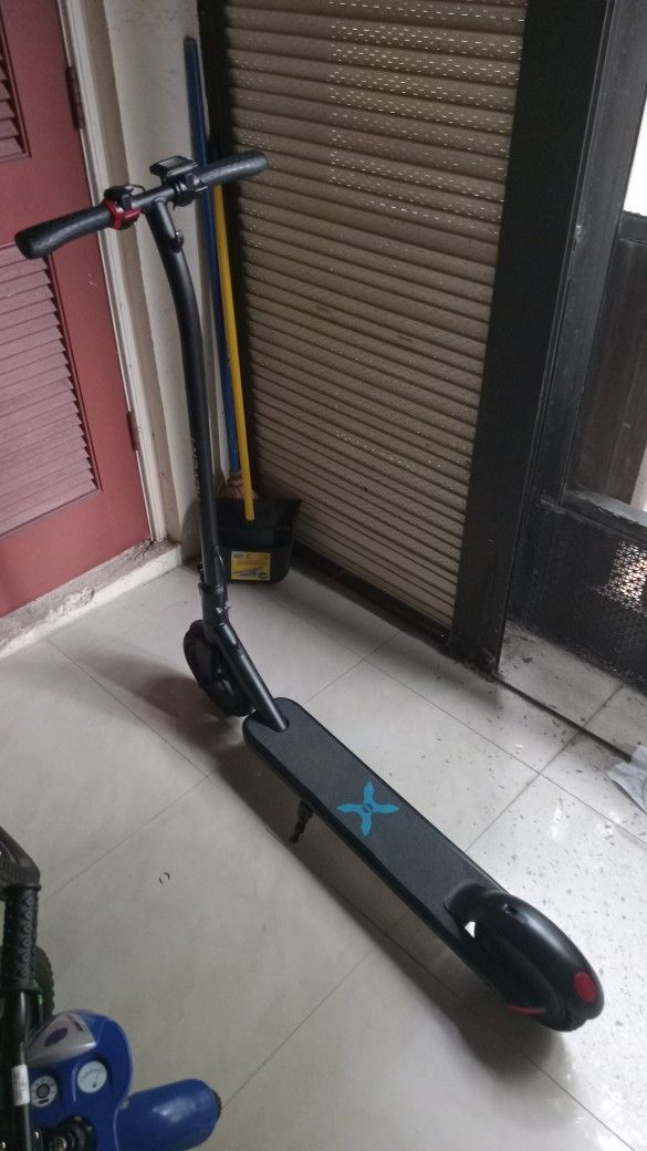 Hover-1 Dynamo Electric Scooter