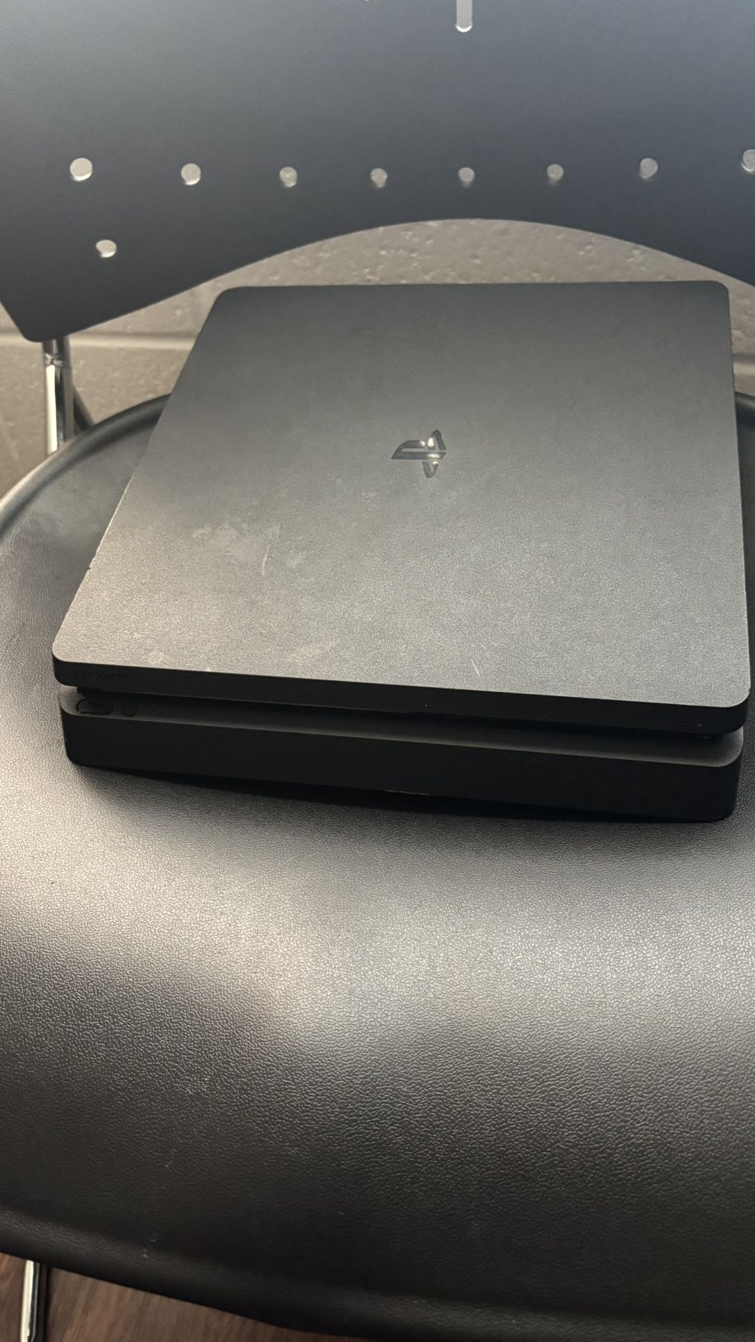 PS4 Slim