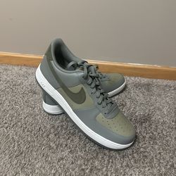 Air Force 1 olive green