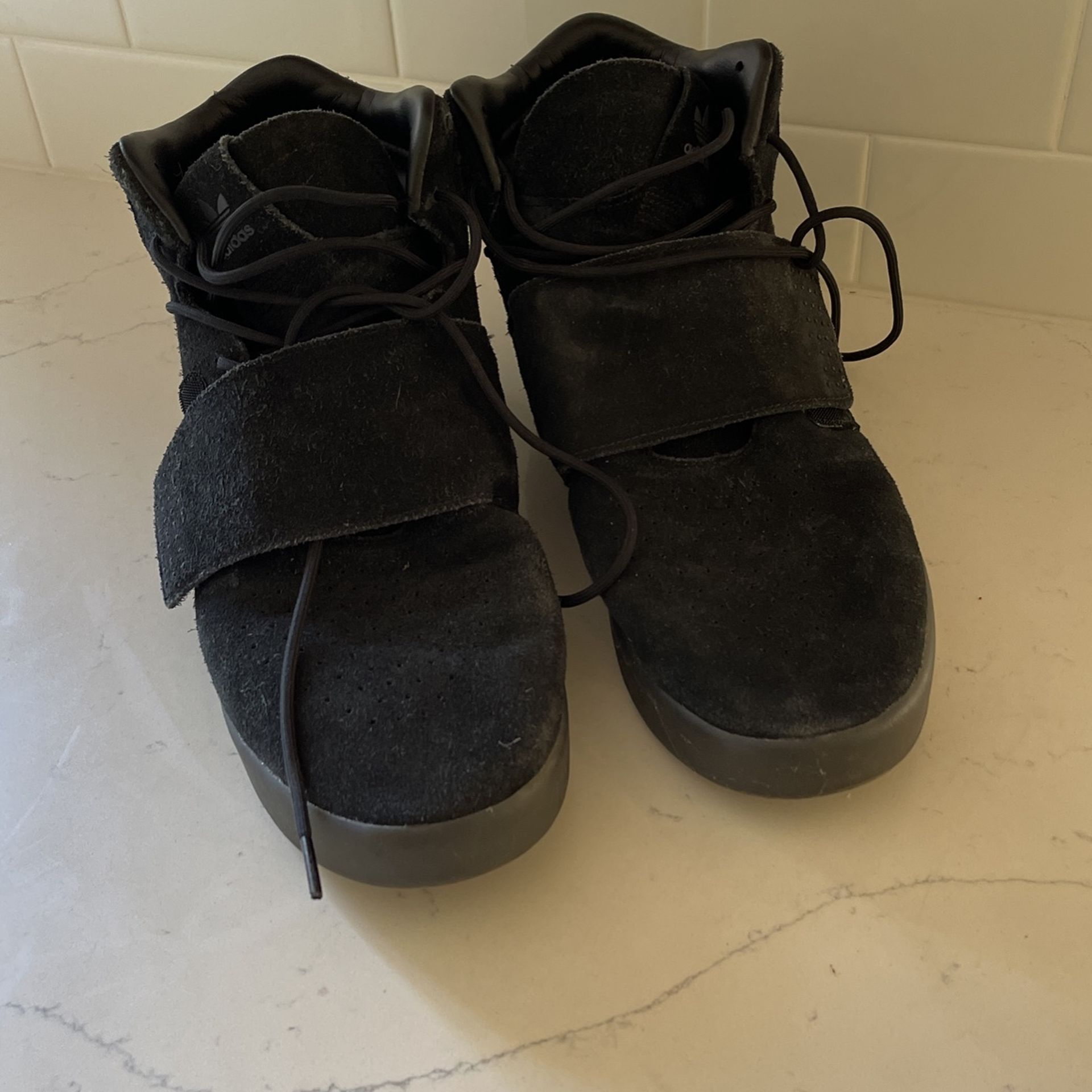 Adidas Tubular/high tops