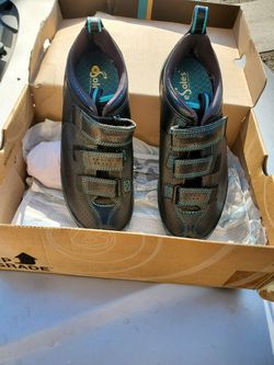 Road bike shoes