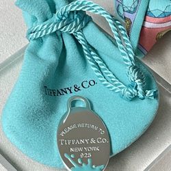 Tiffany & Co. Return to Tiffany Large Oval Silver Charm NEW $375