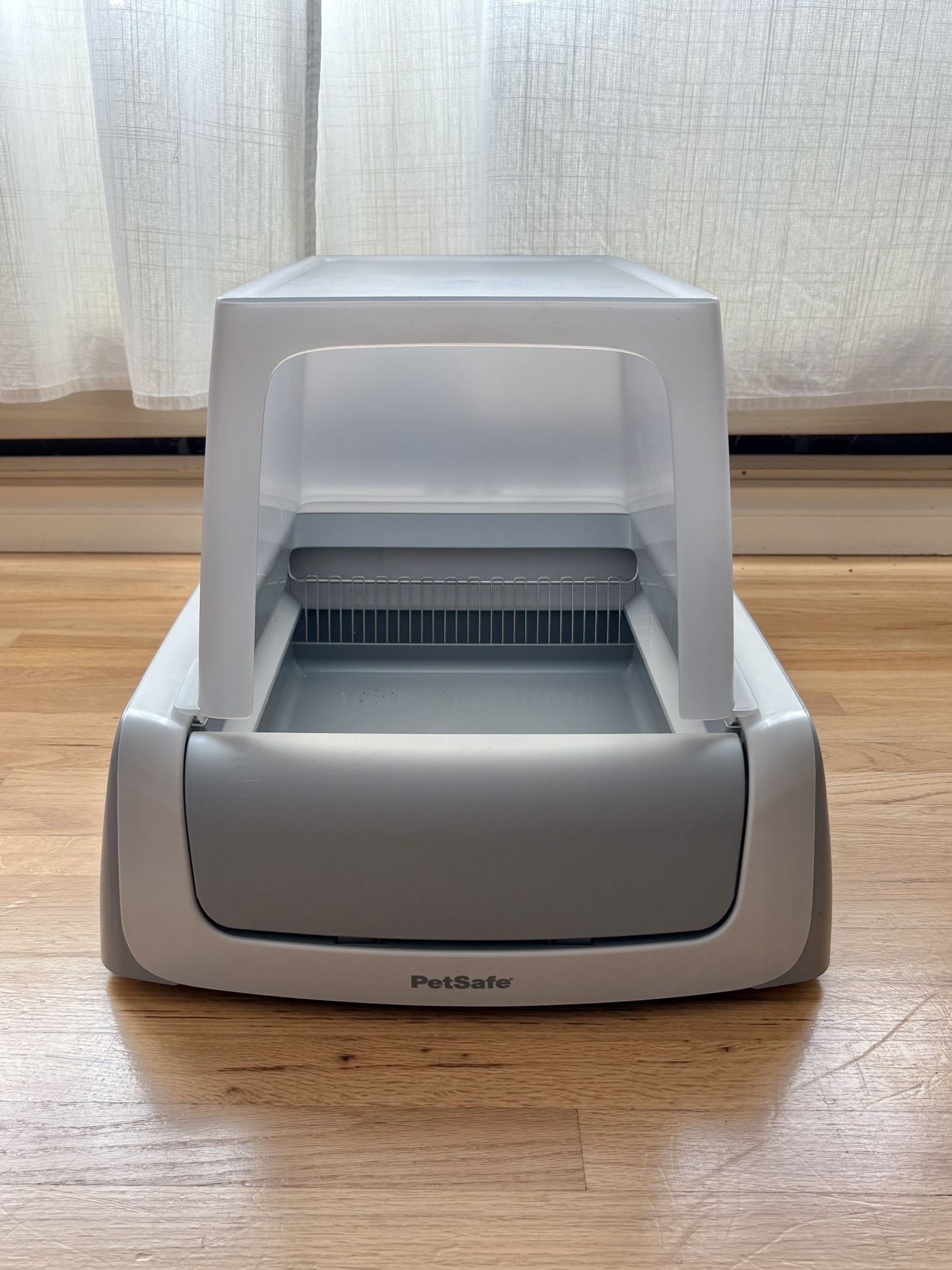 ScoopFree Covered Automatic Litter Box - Crystal Pro Legacy Model