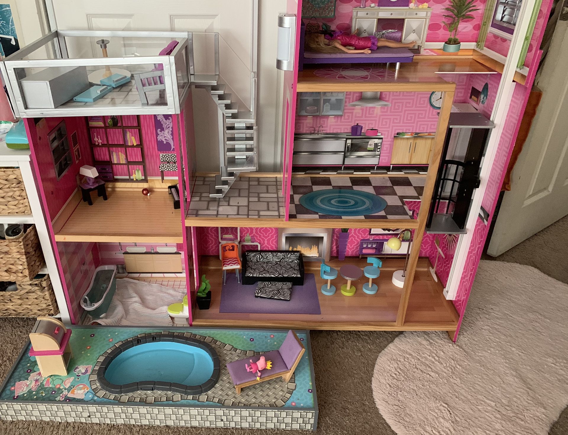 Doll house like Barbie house
