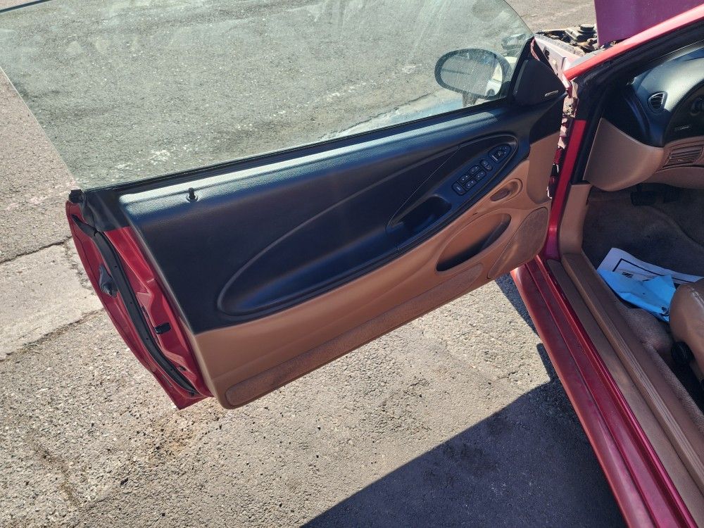 Mustang 94-98 Tan Door Panels 
