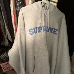 Supreme Hoodie
