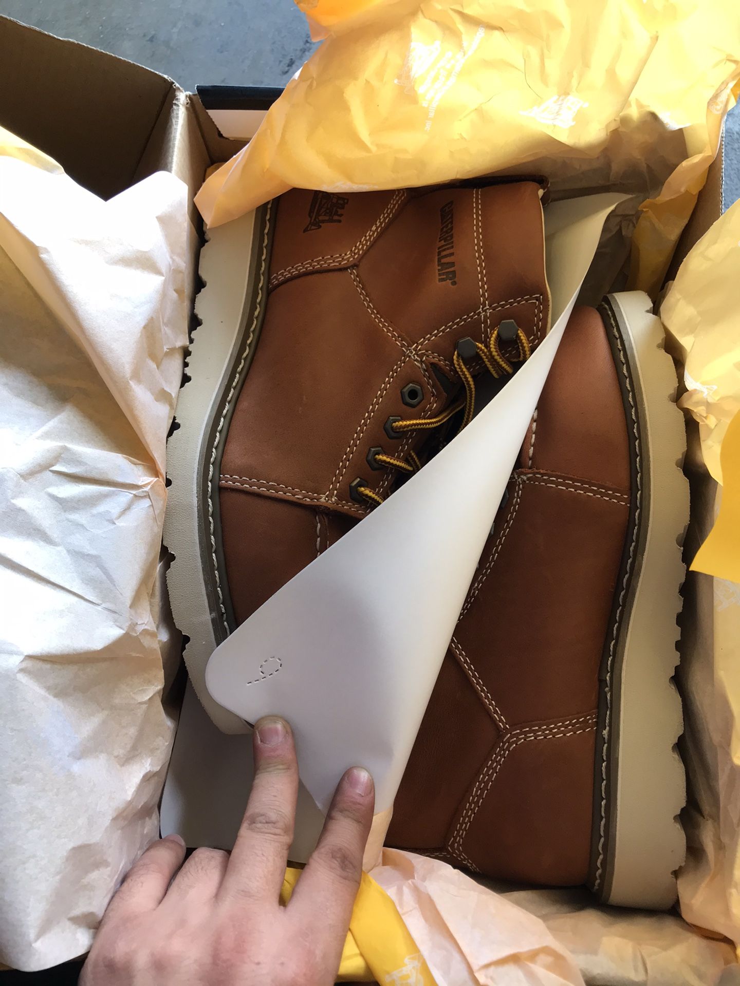 CAT Footwear Men's Tradesman 6'' Work Boots - Soft Toe - TAN Size 7(W)