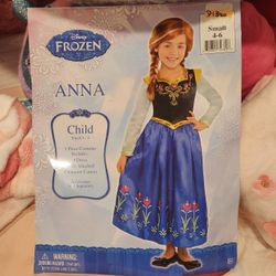 Anna Costume