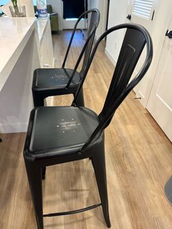Set of 4 Black metal bar stools