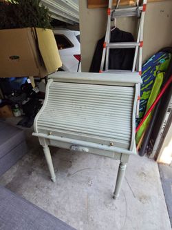 Free art desk