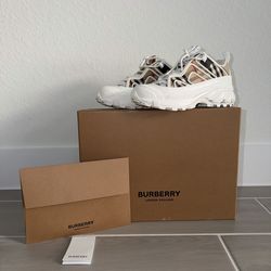 Authentic Burberry Arthur Vintage Check Sneakers (Women’s 6.5) – Box & Receipt