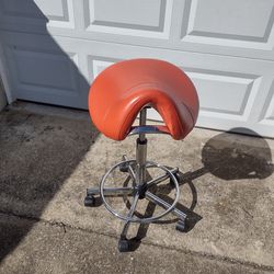 Go Vols! Orange PS Pibbs Salon Saddle Pony Stool. Hydraulic Adjustable Height. Stabilized, Smooth Rolling On 6 Casters