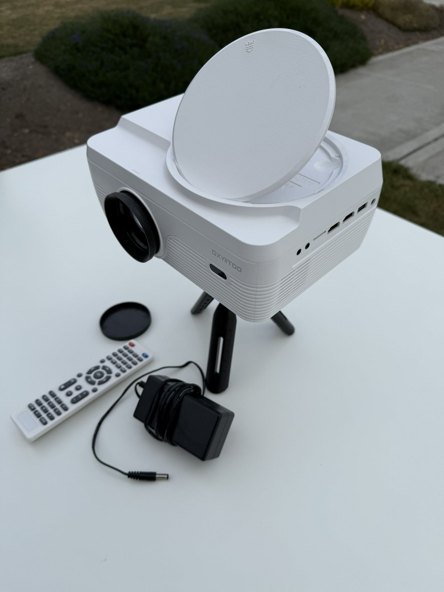Wireless Mini DVD Projector