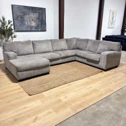 Ashley Sectional Sofa 🚛 Same Day Delivery