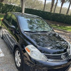 2012 Nissan Versa Hatchback 94k Miles . 