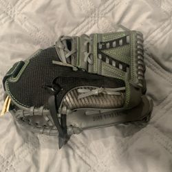 Small Youth, Baseball glove