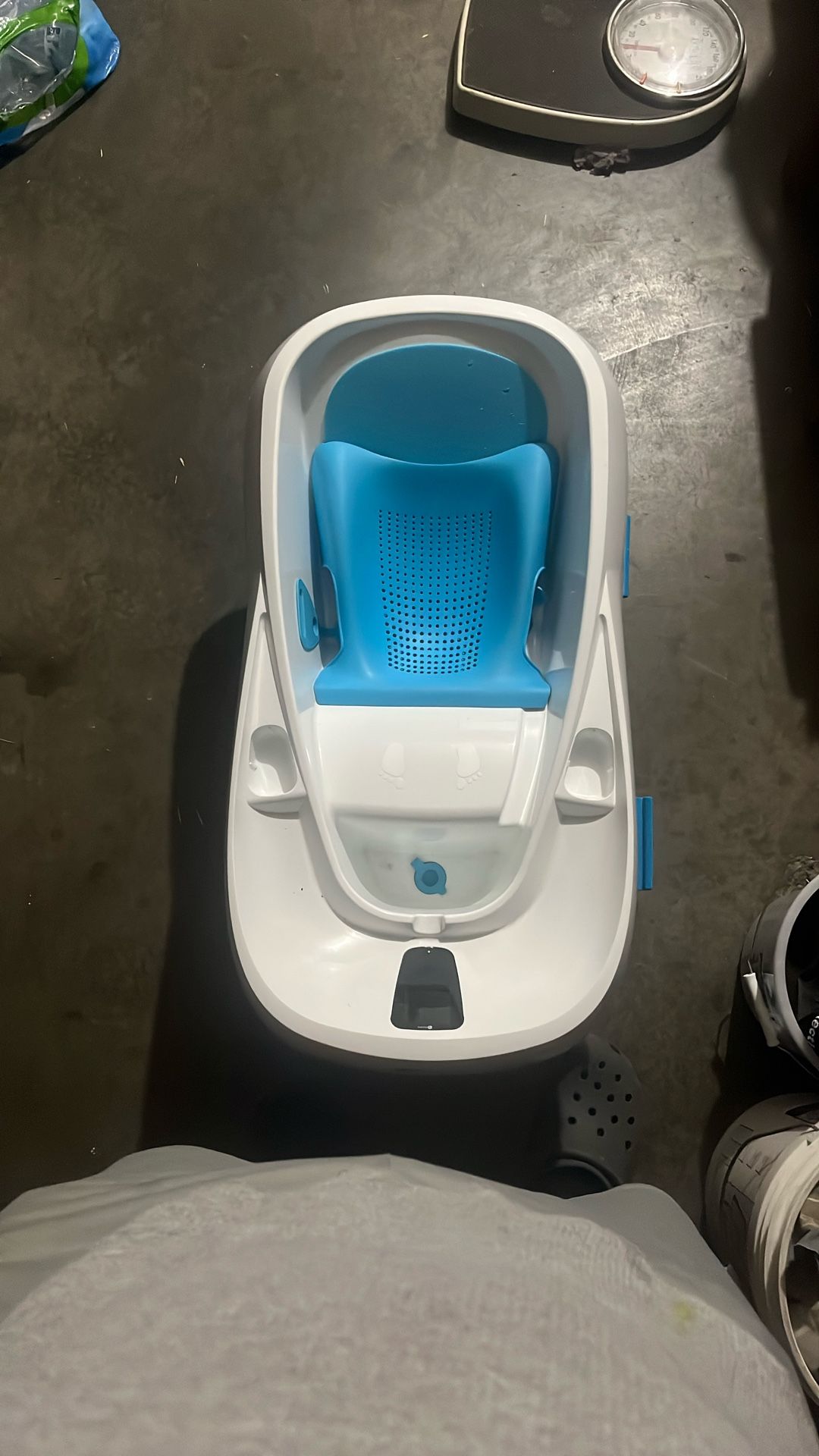 Baby BathTub 4moms Model