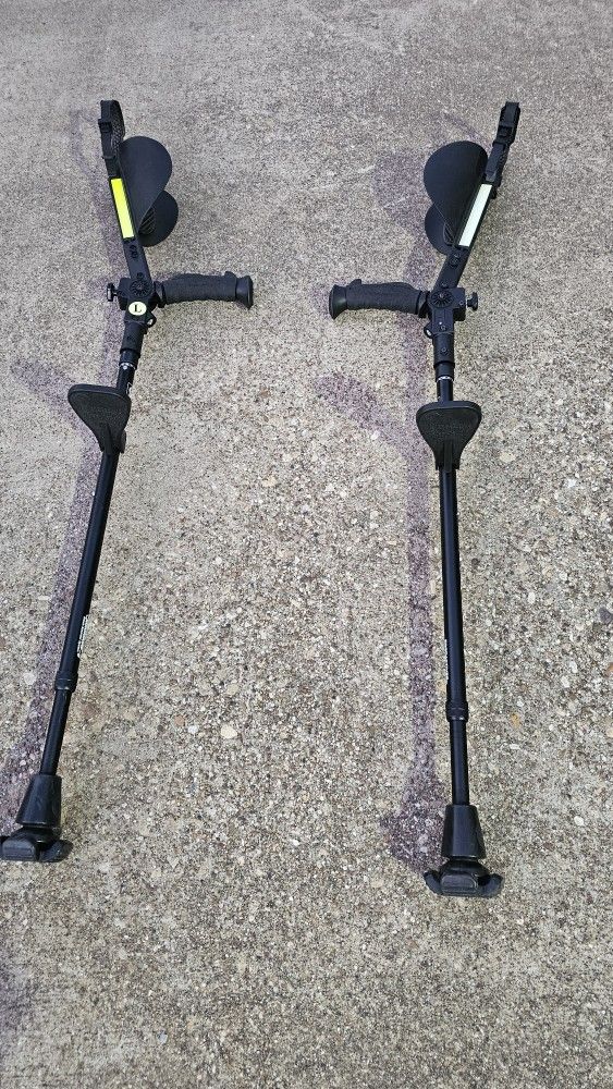 ERGOACTIVES ERGOBAUM Forearm Crutches With Knee Rest,Flashlight,Very Padded