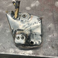 Porsche 930 Oil Tank