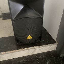 Speaker  Behringer