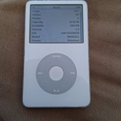 Apple iPod Classic A1136 5th Gen (Video) 30GB White Model MA002LL + TEAC Hi-Fi  Stereo/ iPod Dock