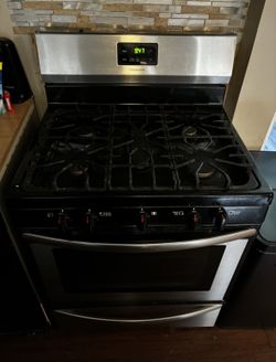 Frigidaire 30" Gas Range