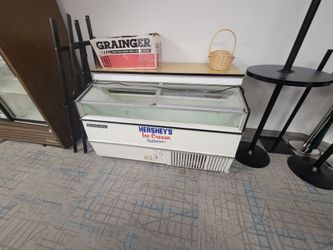 Ice cream deep freezer