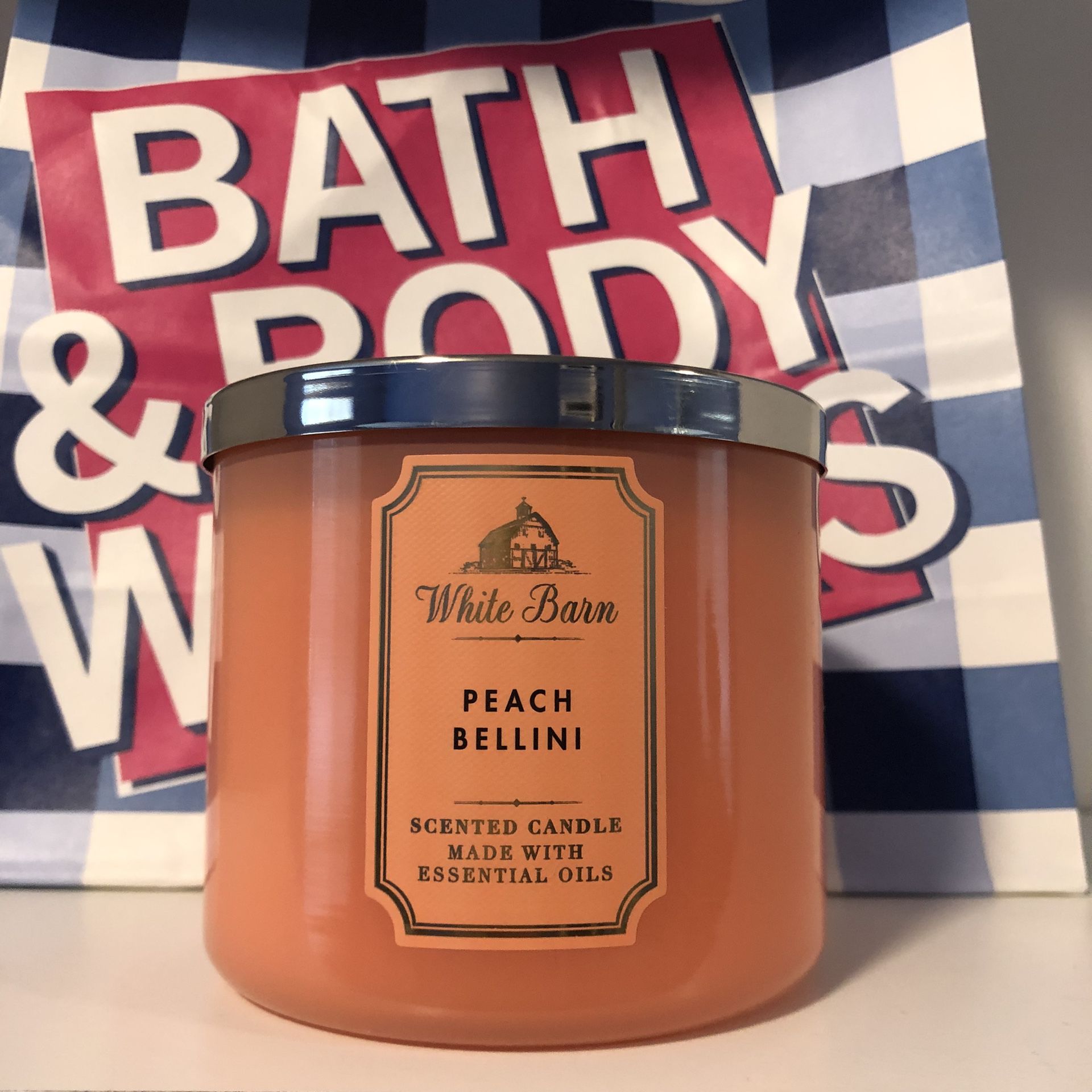 New Bath & Body Works/White Barn PEACH BELLINI Scented 3 Wick Candle 14.5 oz. 