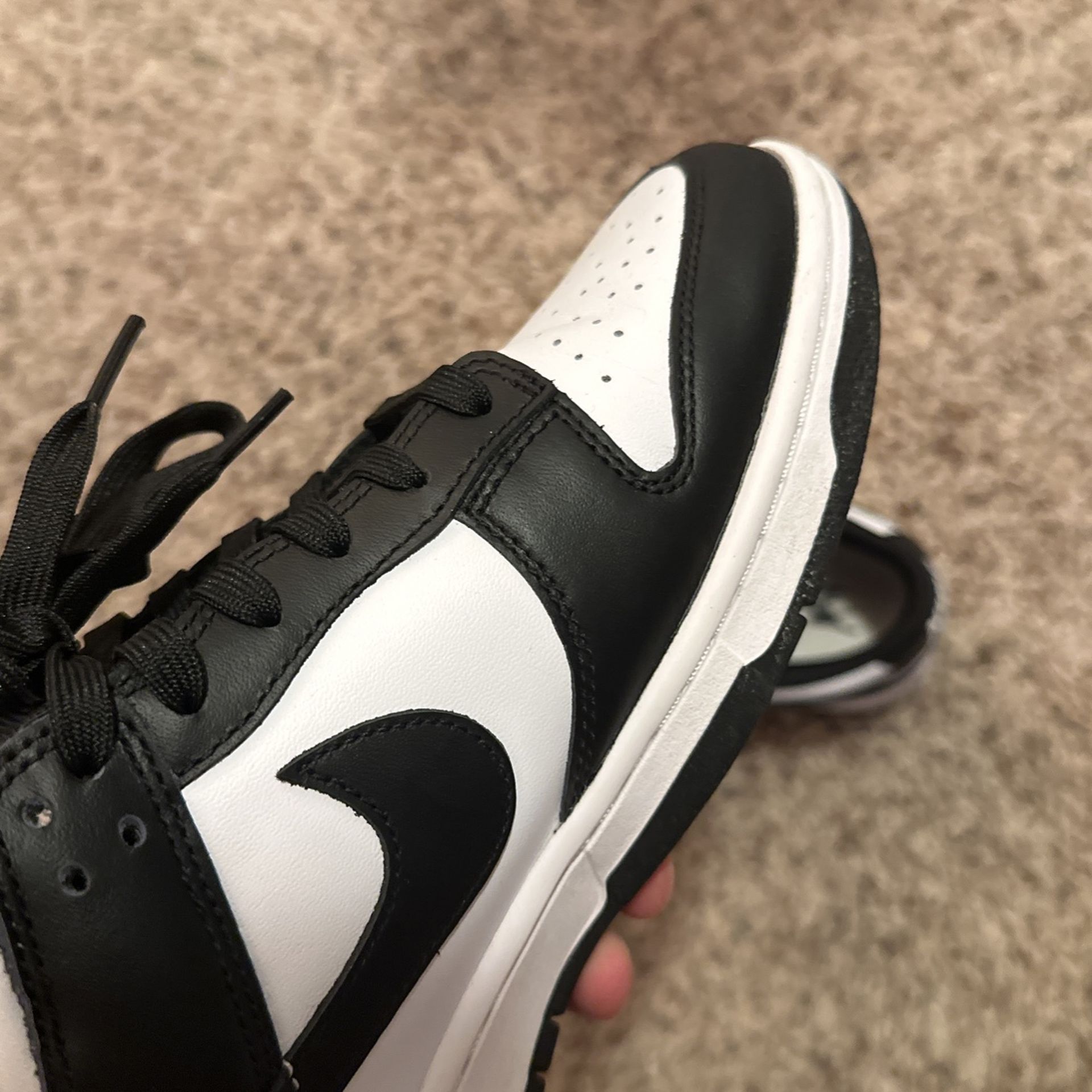 Nike Dunk “panda”