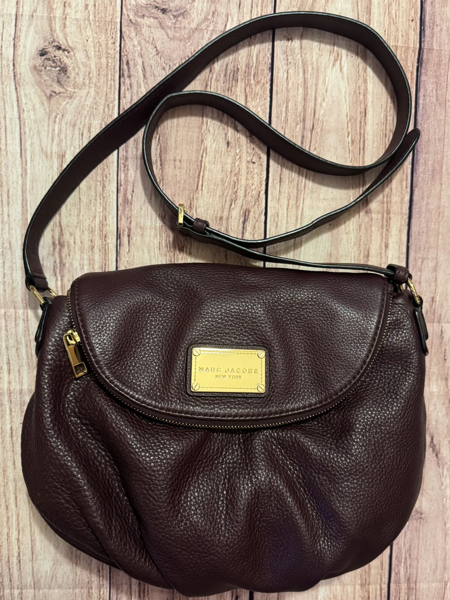 MARC JACOBS Burgundy Leather Crossbody Bag