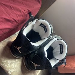 Retro 4’s (Fear) Size 14