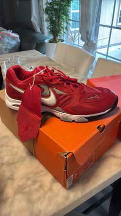 Nike need a little  glue in front