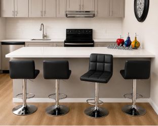 Sillas altas para barra $20 c/u / Bar Stools $20 Each