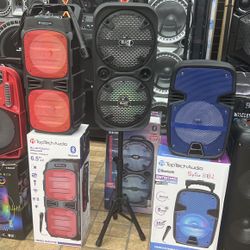 Bluetooth portable rechargeable with stand loud speaker 3500W new in box woth 🎤 Microphone included! Welcome 