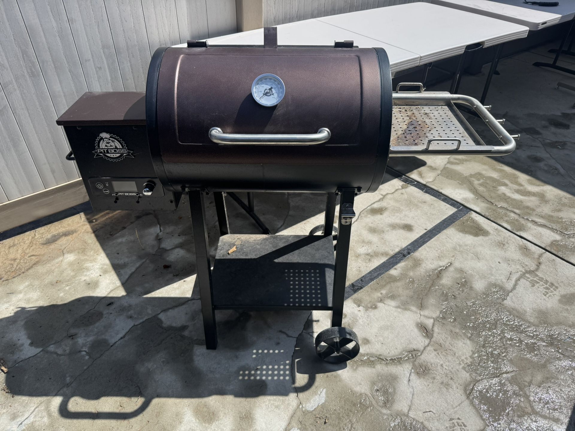 Pitt Boss Electric Smoker