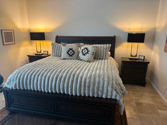 King Bedroom Suite - 6 pieces